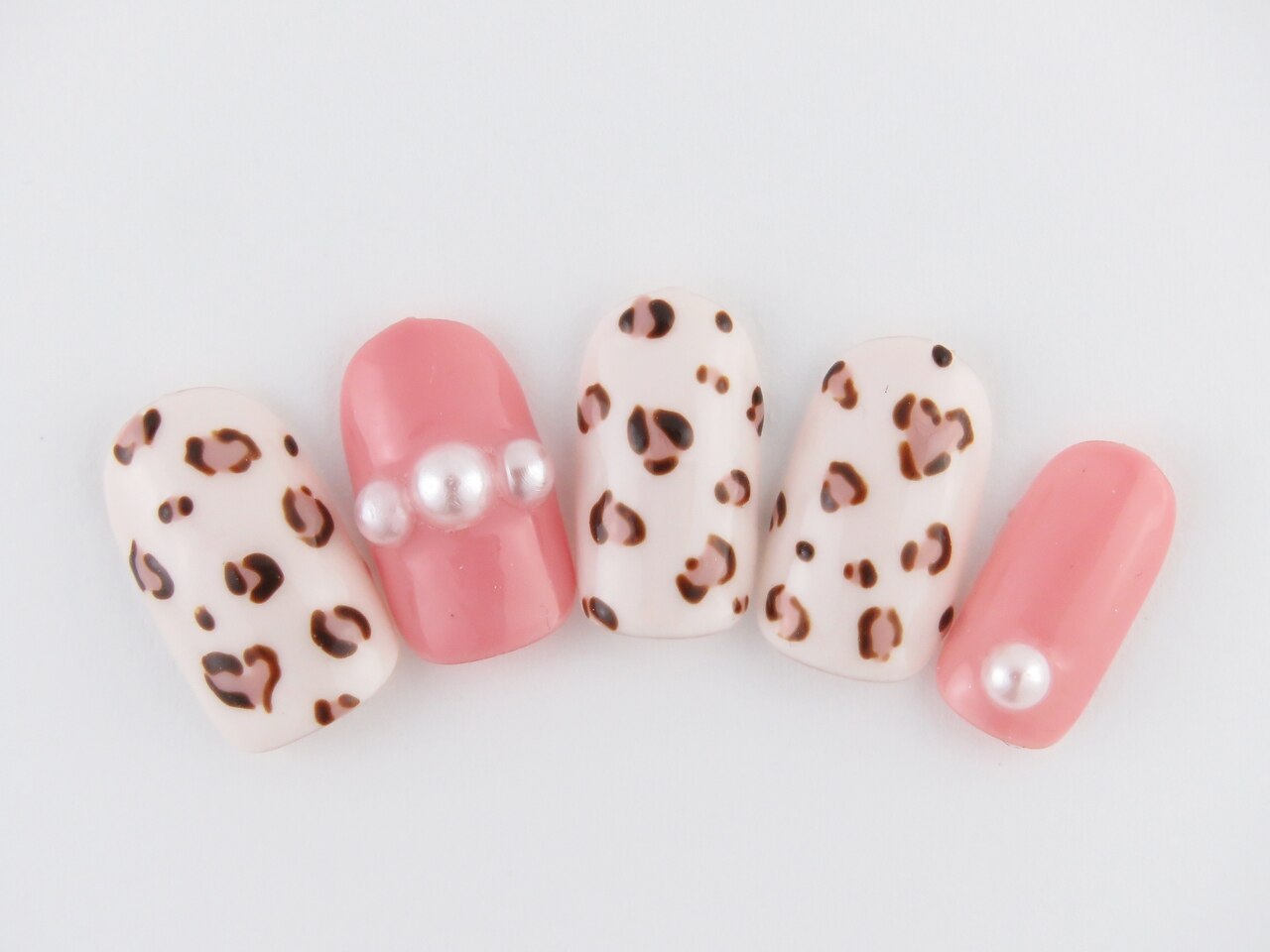 ネイルチップオーダー レオパードネイル 秋ネイル ピンクネイル 豹柄 オーダーネイル🐆🩷 #ネイルチップ#ネイルチップ販売#ネイル