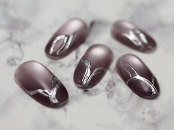 ネイルルージュ(Nail Rouge)の写真/繊細な手描きアートは誰かに自慢したくなるデザイン♪流行を取り入れた定額サンプルは毎月新作が20種類以上