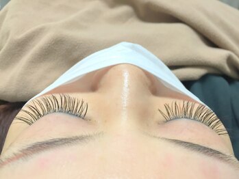 ムーンアズール(moon azur)の写真/豊富なエクステで理想の目元を演出☆付け放題あり！ボリューム感も束感も叶う♪