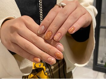 ネイルズ ララ(nails Lala)/オレンジブラウン。