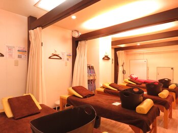 健康堂整骨院 都立大学院/広々とした院内♪