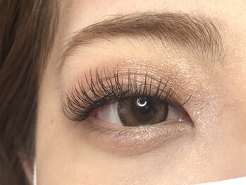 エヌコロン バイマイラッシュ(N:bymylash)の写真/【超軽量フラットラッシュ取扱】軽い付け心地でモチもUP◎アイライン不要なボリュームのある目元を実現☆