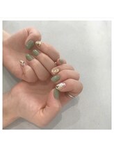 アンバー(Amber)/ミラー×カーキ♪