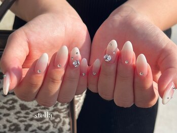 ステラ(stella)/White gradation nail