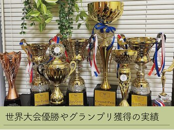 アンモス(Ann Moss)/アイラッシュ世界大会受賞歴多数