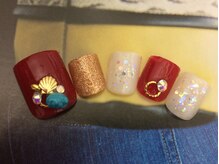 ネイルサロン リリオ(Nail Salon Ririo)/赤×ターコイズパーツ夏フット