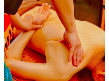 アロマミンピ/肩甲骨ケア