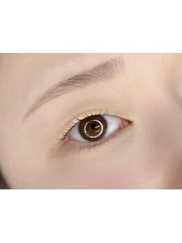 ナチュラル上品な目元にしたい