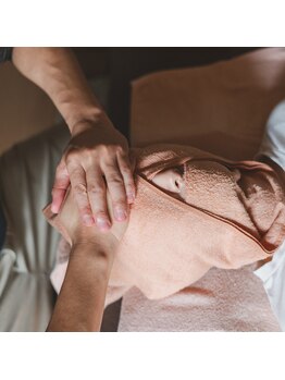 アオイ(Aoi)/優しく拭きとります