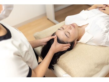 藤接骨院 浜松東院/手技でしっかりほぐします