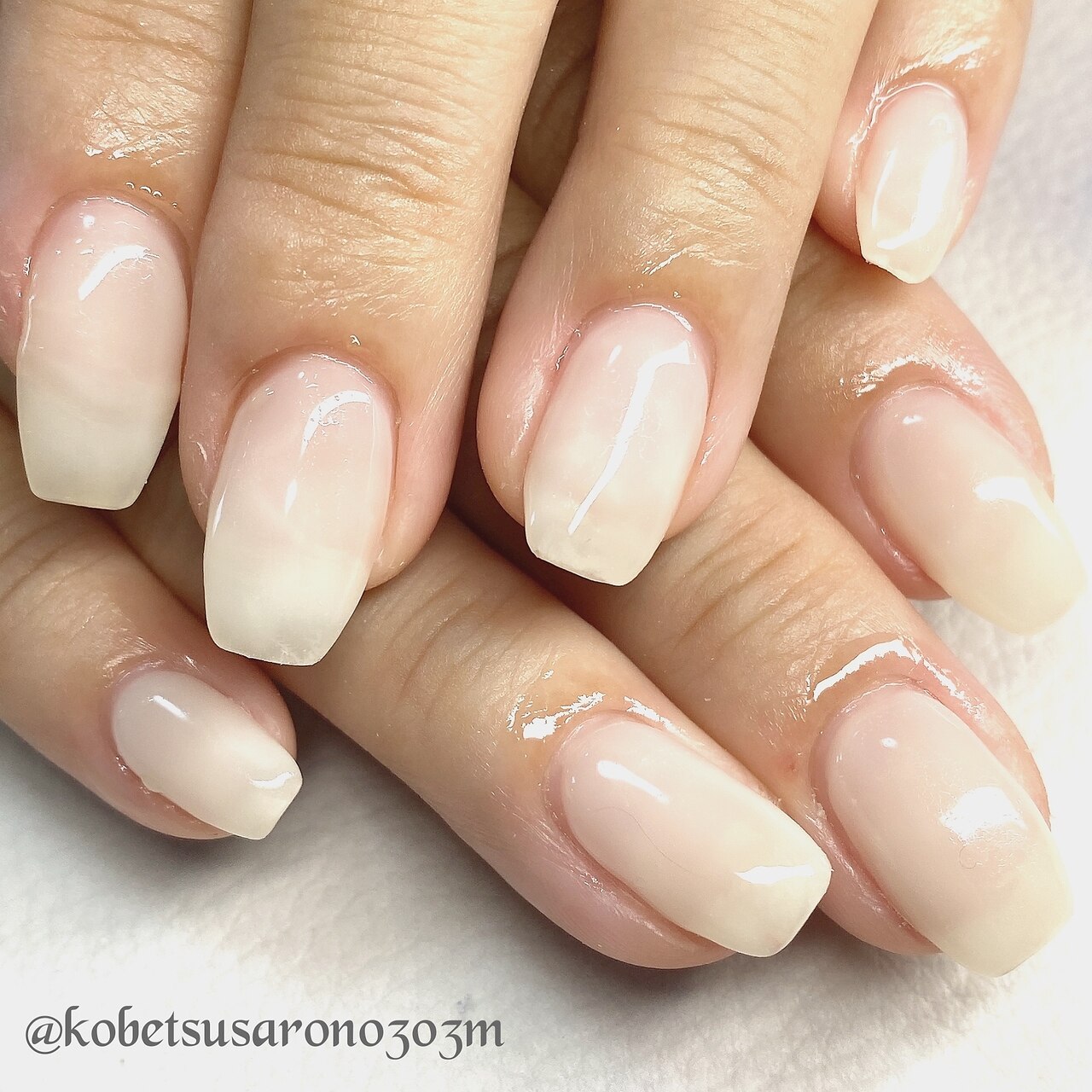 2025年-2026年冬トレンド】シアーホワイトのネイルデザイン集｜人気順