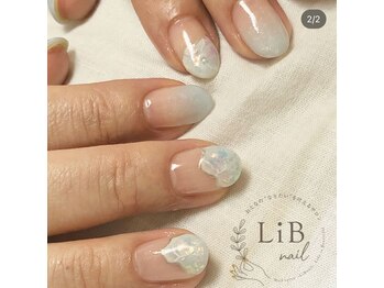 雪景色のような水色ネイル