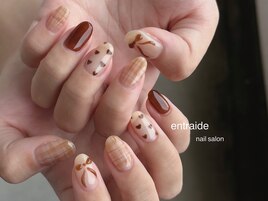 ガーリー秋チェックネイル