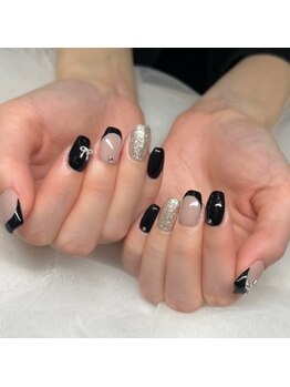 ネイルアンドアイラッシュスタジオ シュシュ(chouchou)/黒フレンチ