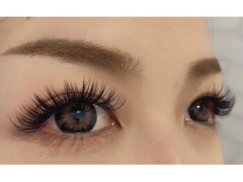 ユーラッシュ(U-lash)の写真/人の目を気にせずにくつろぎながらマツエクができる♪バインドロックで目力UP☆目元の印象を与えたい方に◎