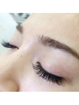 プラスアイ 千葉東口店/自まつ毛以上の束エクステ