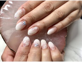 リエル(Riel)/白グラデ＆雪の結晶☆新規6980