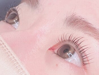 フローターアイラッシュテン 駒込店(FLOWATER EYELASH)の写真/最大限長く魅せる次世代パーマ"パリジェンヌラッシュリフト"★根元からグッと立ち上がった美しいまつ毛へ♪