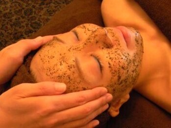 ティアラ(TIARA)の写真/話題のREVIハーブピーリングで肌トラブルを改善!ふっくらもちもちのツヤツヤお肌に♪自信の持てる素肌に◎