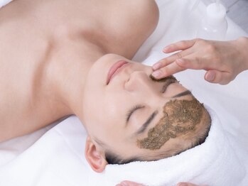 マヴィ(mavie)の写真/【肌質改善に特化◎】剥離ありハーブピーリングでターンオーバー促進！本気の肌悩みにアプローチ♪