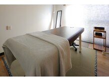 美容整体専門院 新美選/施術室は広くて落ち着きます。