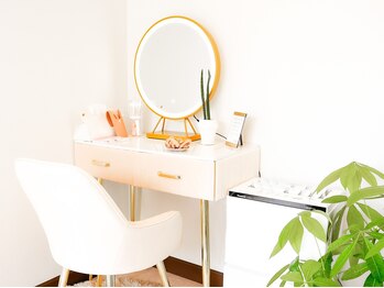 アステキ(ASUTEKI)/LEDドレッサーでメイク直し☆