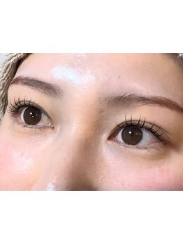 ナチュラル上品な目元にしたい