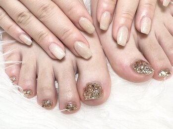 ヒールネイル(heal nail)/マグbeige×goldラメ