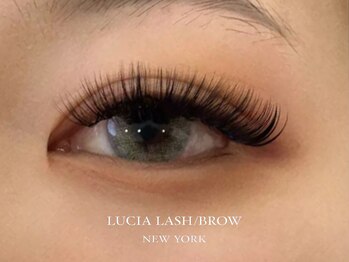 ルシアラッシュブロウ 心斎橋(LUCIALASHBROW)/ボリュームラッシュ200本/心斎橋