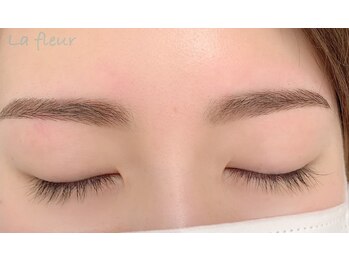 ラ フルール(La fleur)/眉毛エクステ+眉毛wax