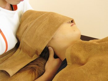シマ(SHIMA)の写真/辛い首・肩のコリにはコレ！！《骨格＋ほぐし＋ストレッチ＋ヘッド 初回60分¥4000/40分¥3000》