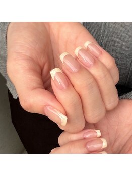 ルート12/上品なベージュフレンチ