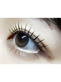 ナチュラル上品な目元にしたい