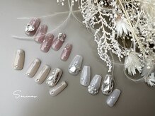 サリナスネイル(SARINASNAIL)/特別な日にもピッタリ