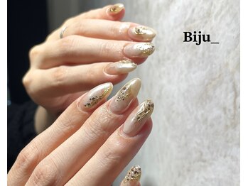 ビジュアンダー(Biju_)の写真/大人女性の魅力を引き出す、シンプルで上品なネイルをあなたに♪