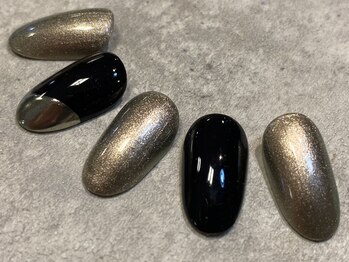ネイルテリア ココ(nailterior COCO)/★ワンカラー+アート2本