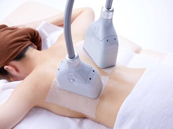 アイビー(IVY)の写真/【京都/桂】脂肪冷却でスタイルアップ！ダウンタイムのないダイエット★《脂肪冷却選べる2部位¥38,000》