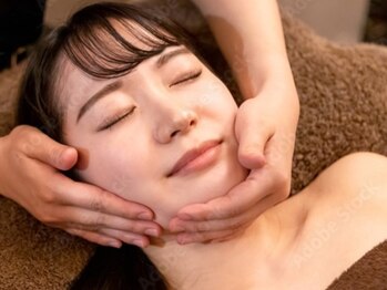 ディーバ 北浜(Diva)の写真/【最強小顔】小顔コルギ×脂肪燃焼剤×EMSで憧れの小顔美人へ♪エラ張り・むくみ・二重アゴすっきり◎