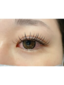 ナチュラル上品な目元にしたい