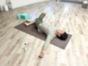 南林間駅前スタジオ メローヨガ(Mellow-Yoga)/硬い男性向け 緩めるメニューも