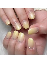 モモ(Momo)/ベビーイエローネイル