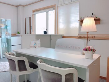メナードフェイシャルサロン 川西小花/内観