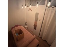 アンド リラクゼーション フレイ整骨院(&Relaxation)の雰囲気（全室個室◎落ち着いた雰囲気とこだわりの香りのリラックス空間◎）