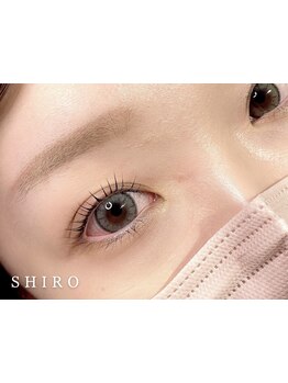 ナチュラル上品な目元にしたい