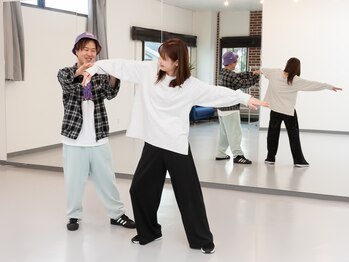 AXIS DANCE STUDIO《ダンス/ヨガ/ピラティス》/