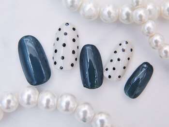 ティアリーネイル コレットマーレ店(Tiary Nail)/シンプルドット柄ネイル