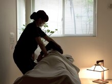 いま楽整体の雰囲気（店内は独立した完全個室で、お疲れをゆっくりと癒せる空間です。）