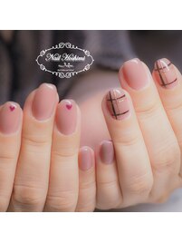 ハートとチェックのネイル