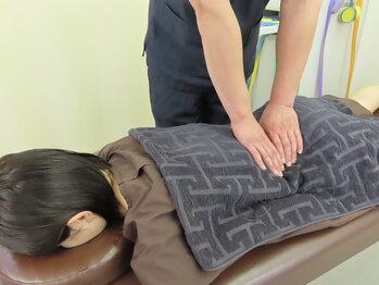 アトラス整骨院の写真/【結果重視のオーダーメイド施術】家事・育児、デスクワーク、立ち仕事でずっしり重く辛い腰でお悩みの方！
