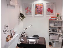 オッドジョブス ネイルアンドアイラッシュ 庚午店(odd jobs)の雰囲気（ハンドは美容院内にある半個室の可愛いスペースで＾＾）